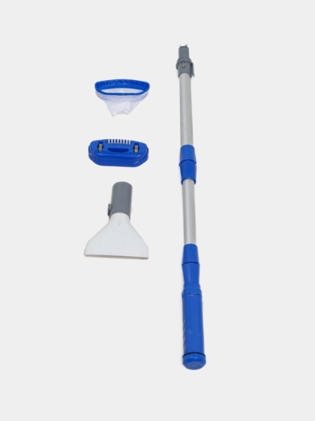 2. Пылесос для бассейна BESTWAY AquaScan на батарейках 8АА, штанга до 1,5 м 58340